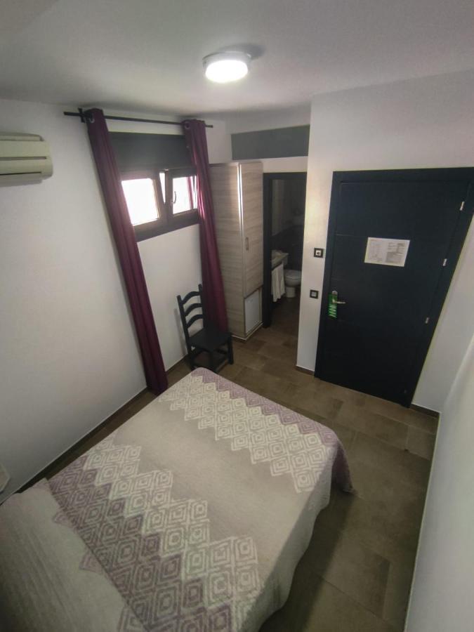 Hostal Maria Jose 콘일데라프론테라 외부 사진