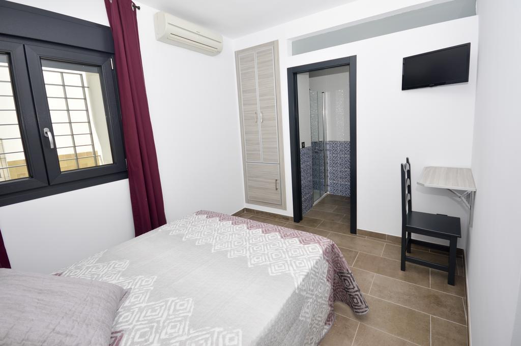 Hostal Maria Jose 콘일데라프론테라 외부 사진